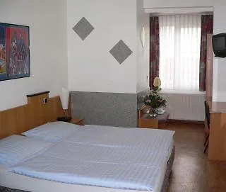 بريسلاوير هوف أم دوم