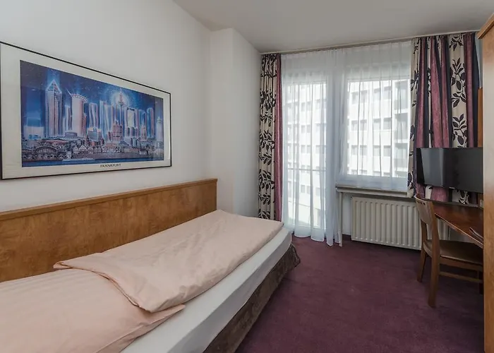 بريسلاوير هوف أم دوم 3*