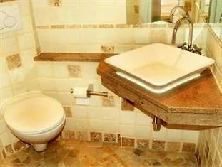 Breslauer Hof Am Dom Szálloda