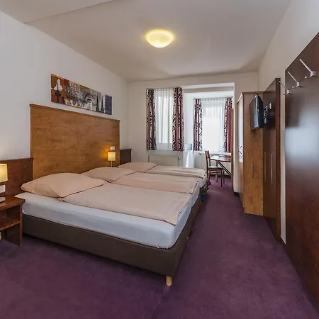 Hotell Breslauer Hof Am Dom 3*