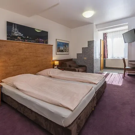 Breslauer Hof Am Dom Szálloda 3*